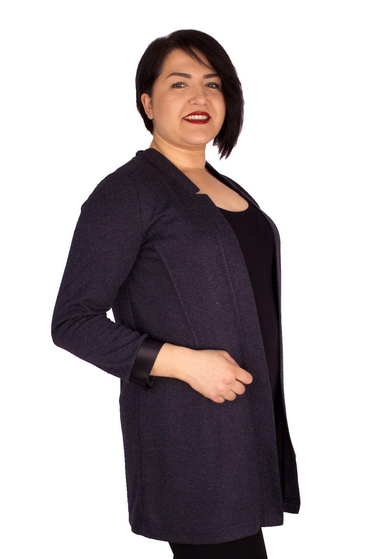 Fierte Kadın Bluz Rg4207 V Yaka Puantiye Yarım Kol Lacivert Siyah Bluz